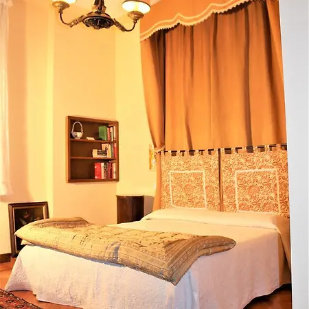 לינה וארוחת בוקר Residenza Ca' Corner 2*