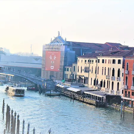 Residenza Ca' Corner Bed and Breakfast 2*
